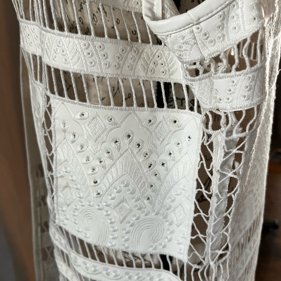 Sleeveless Cardigan Vest, Dolcecabo knit style. - Picture 8 of 9